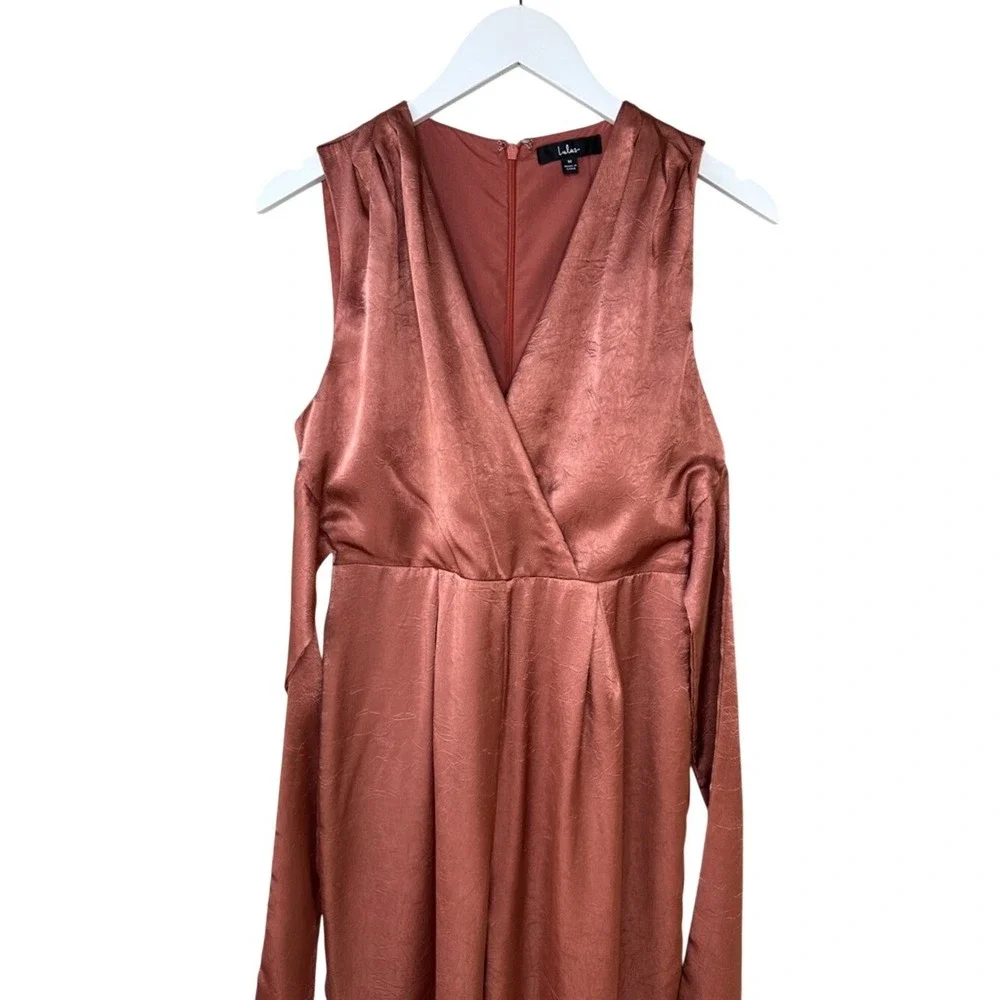Lulus Rusty Rose Crinkle Satin Tie Front Jumpsuit‎ Size Medium Fully Lined
